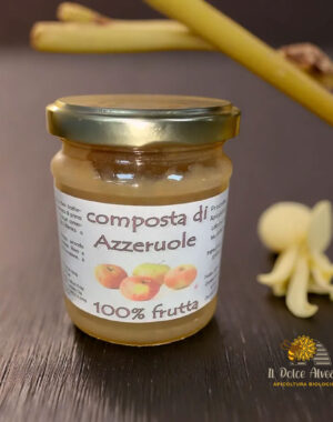 Vasetto di composta di azzeruole.