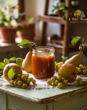 Barattolo di composta di azzeruole e pere con frutta fresca