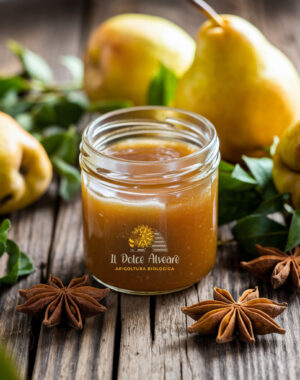 Barattolo di composta di pere all'anice stellato con ingredienti freschi